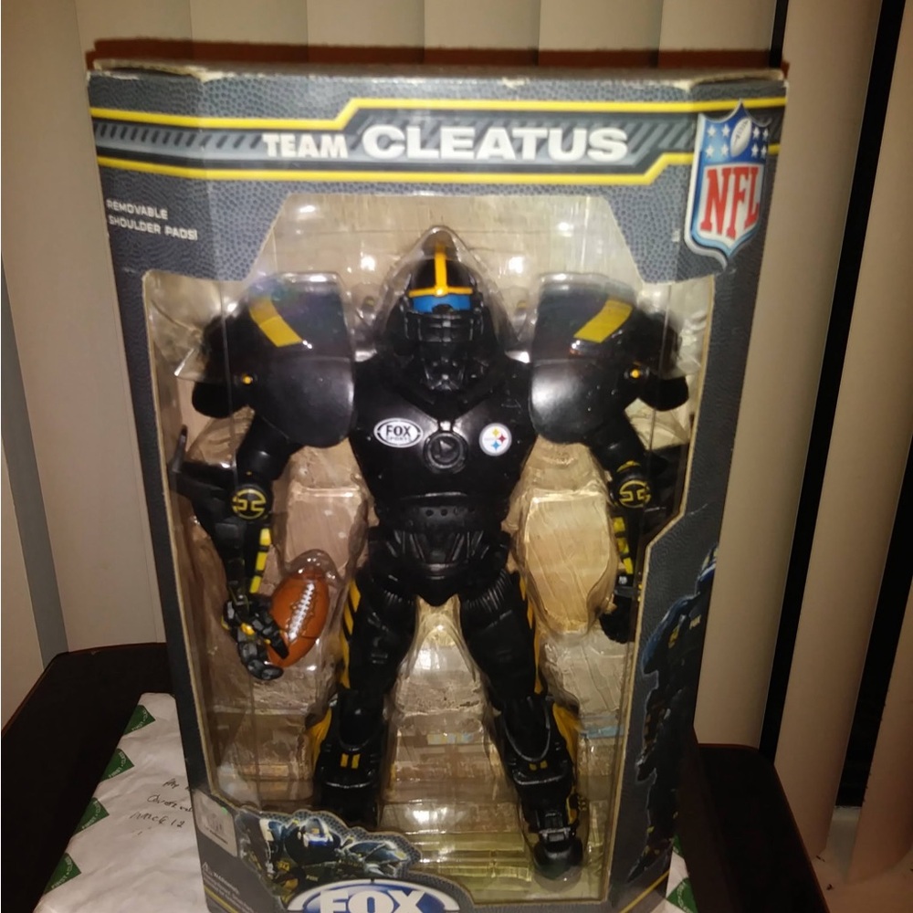 Fox Sports Team Cleatus NFL Robot Figure